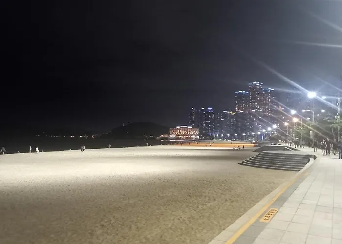 #2 Queen, Ss# 2 Minutes Run To The Sea, Close To The Sea, 5 Minutes To Club D Oasis Swimming Pool, Renewal Fresh Busan